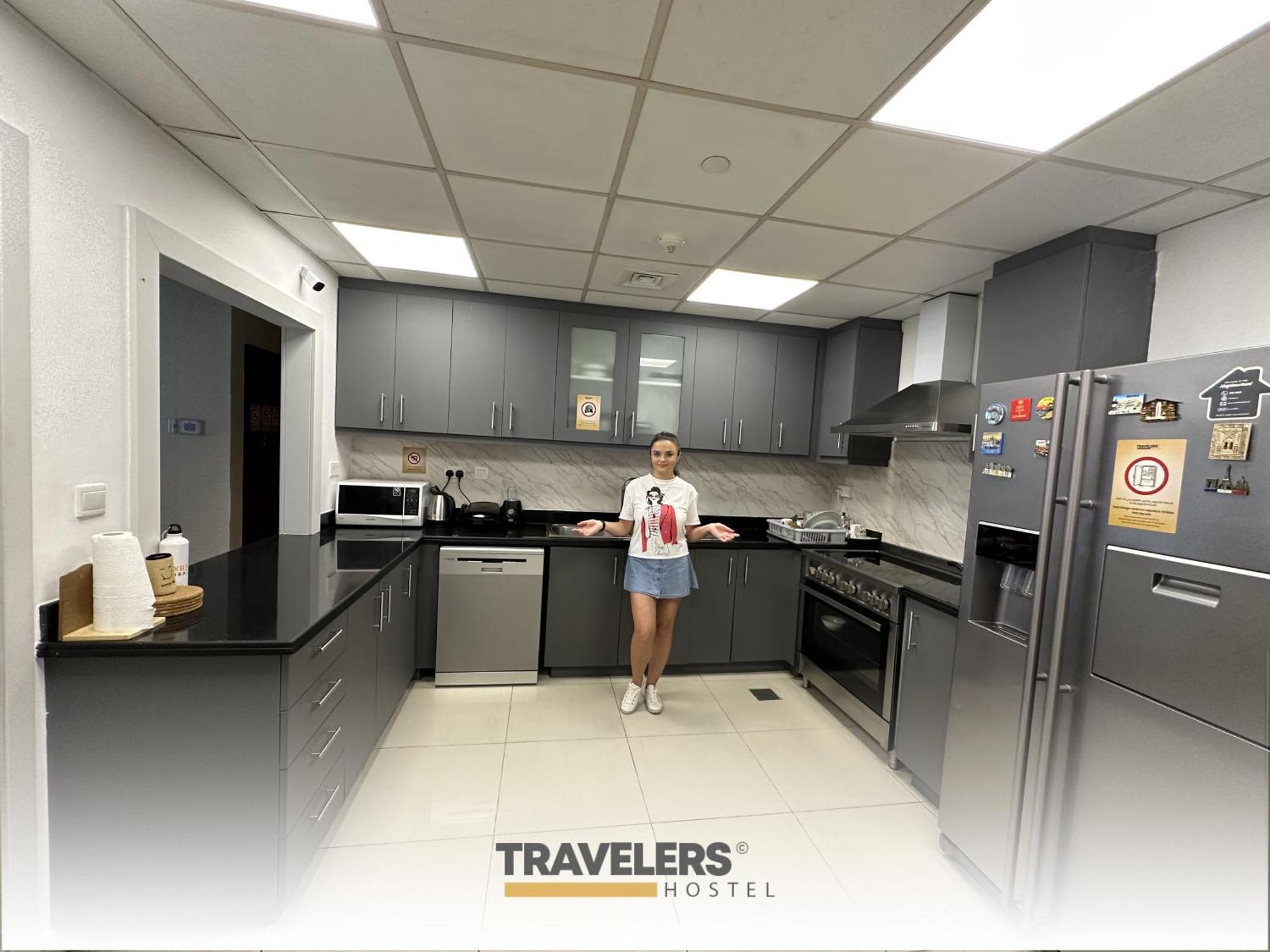 Travelers - Dubai Marina Hostel المظهر الخارجي الصورة